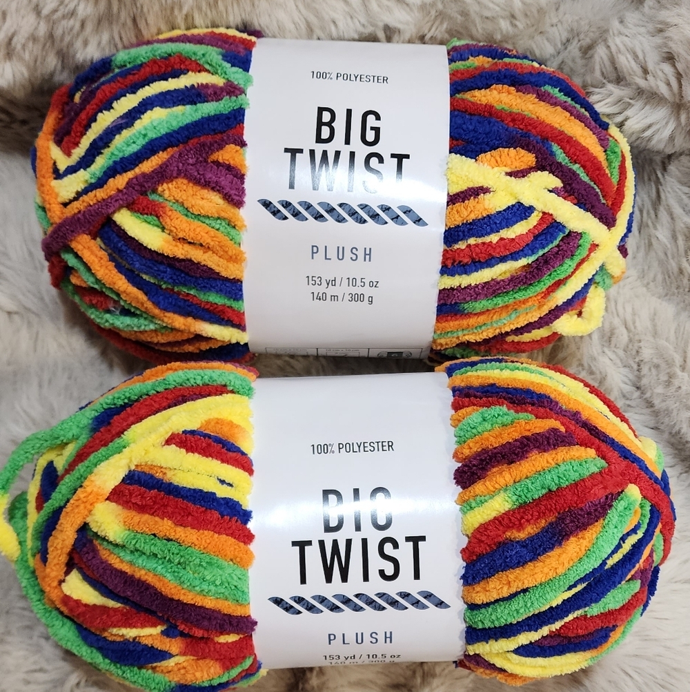 BIG TWIST PLUSH IN CRAYON BOX